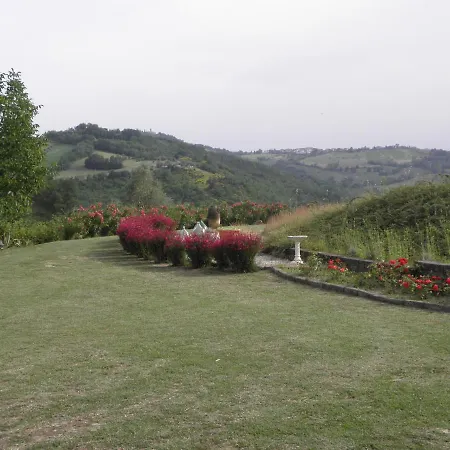 Il Panorama..... The Views...... * Massa Fermana