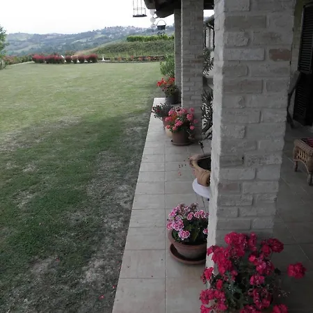 Il Panorama..... The Views...... * Massa Fermana